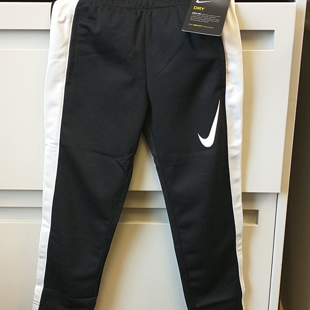 NWT Nike Therma joggers